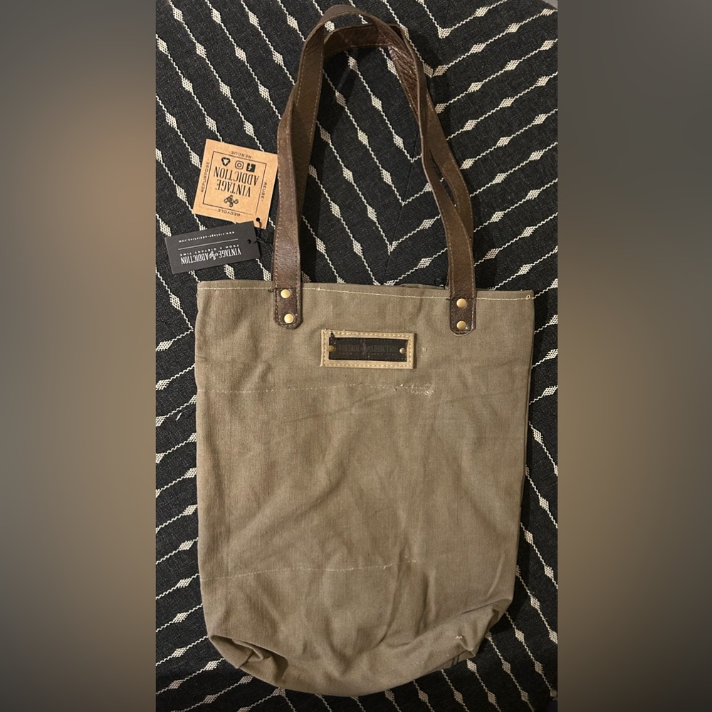 NWT Vintage Addiction Rescue Dog Recycled
Military Tent Tote - Picture 5 of 11